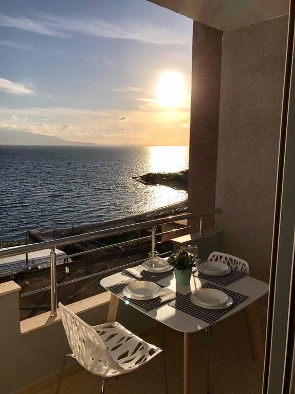 Skyfall Apartment Sarandë Eksteriør billede