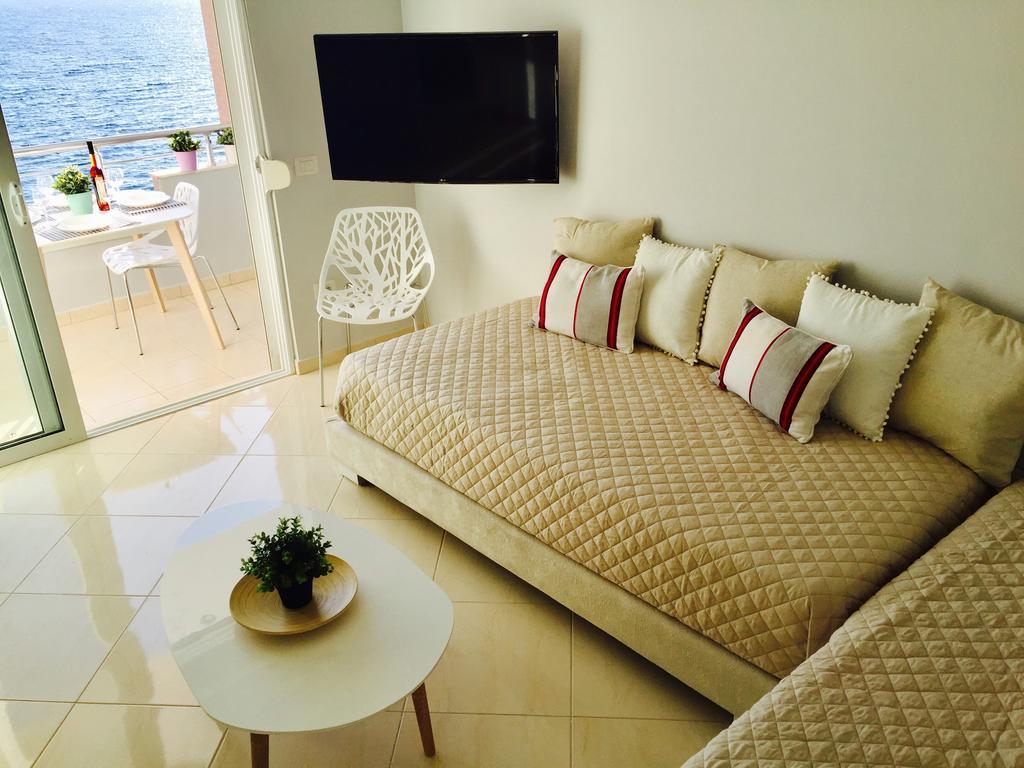 Skyfall Apartment Sarandë Eksteriør billede