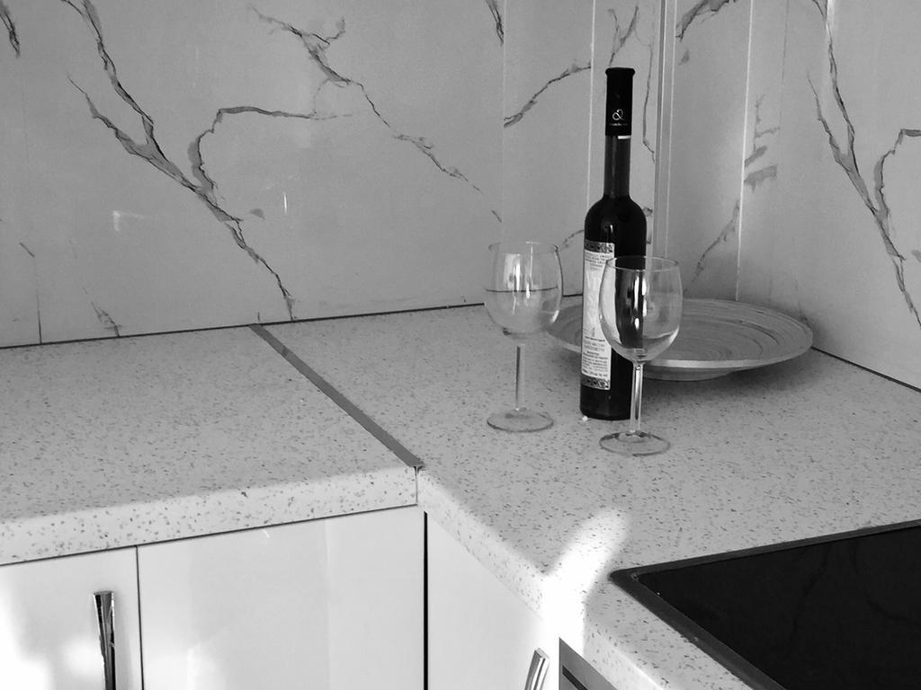 Skyfall Apartment Sarandë Eksteriør billede